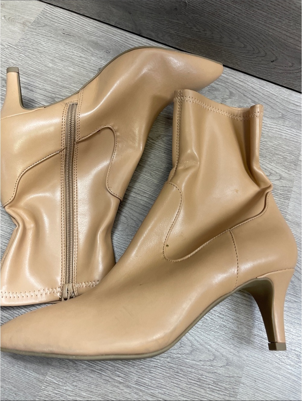 DV by Dolce Vita Beige Pointed-Toe Mid-Heel Ankle Boots #1475